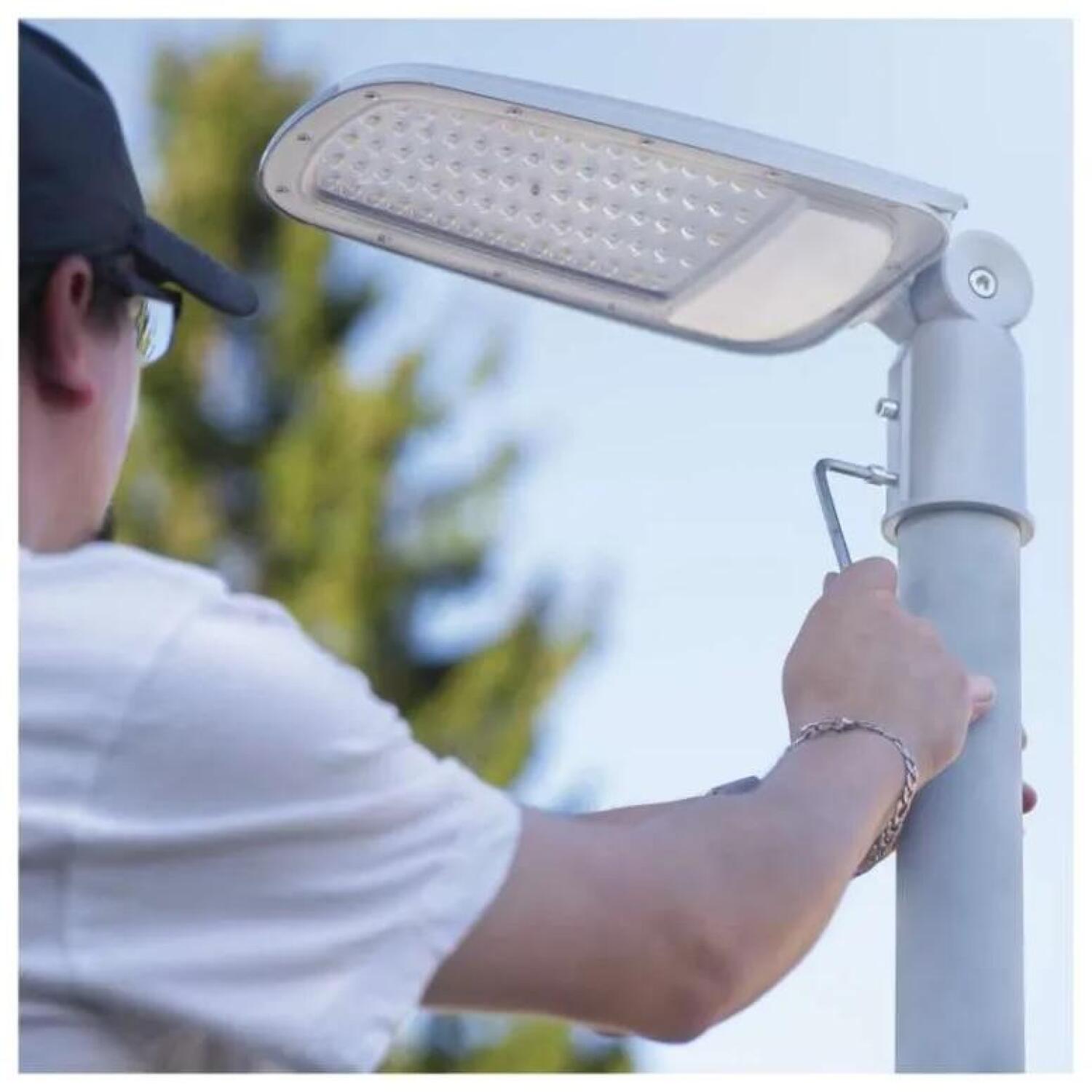 Emos LED уличный светильник SOLIS ZO0704, 70W, 8400 lm, нейтральный белый, IP65, 30 000 часов, 120 lm/W (ZO0704)