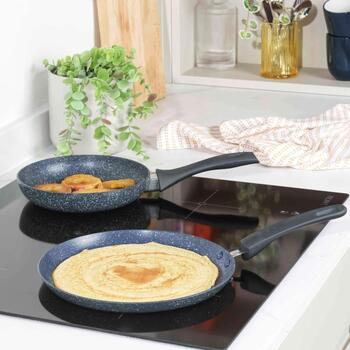 Russell Hobbs Pankūku panna RH03409EU7, 25cm, alumīnijs, vēss rokturis, indukcijas saderība, nepiedegošs pārklājums (RH03409EU7)