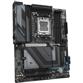 Gigabyte Mātesplate X870 GAMING X WIFI7 1.1, AMD Socket AM5, 16+2+2 fāzes VRM, 4 DIMM DDR5, 3 M.2, Wi-Fi 7, 2.5GbE LAN (X870 GAMING X WIFI7 1.1)