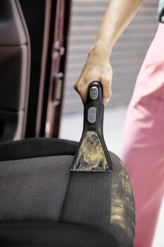 Karcher Моющий пылесос SE 3 Compact 1.081-538.0, 500Вт, 1.7л, 2.9л, 1.9м, 88мм, желтый, компактный, двухбачковая система (1.081-538.0)