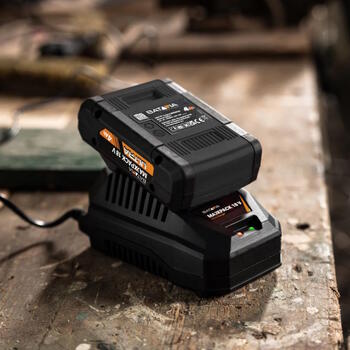 Lādējamais augstas veiktspējas akumulators ar 18 V spriegumu un 4.0 Ah ietilpību High Performance Battery 7064833 Batavia (7064833)