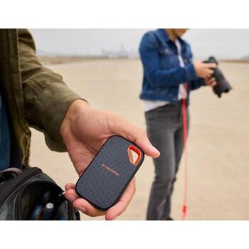 SanDisk Extreme Portable SSD V3 SDSSDE70-2T00-G25, 2ТБ, USB-C 3.2 Gen 2x2, 2000МБ/с, 20Гбит/с, IP65, 256-бит AES, ударостойкий (SDSSDE70-2T00-G25)