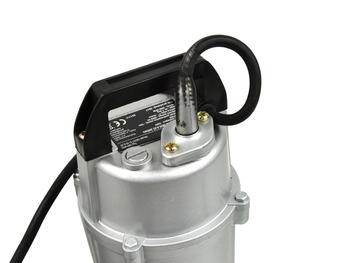 Погружной насос для чистой воды с поплавком 370W 6000л/ч 16м 1дюйм G81403 GEKO (G81403)