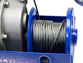 Elektriskā troses vinča 150/300 kg, 600W G01087 GEKO (G01087)