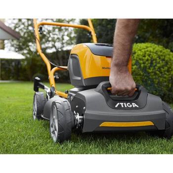 STIGA Multiclip 547 AE Kit аккумуляторная газонокосилка 48V 45cm 4Ah батарея Черно-Желтая (298471058/ST1)
