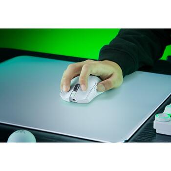 Razer spēļu pele Viper V4 Pro Esports RZ01-05630200-R3G1, 50000 dpi, USB-C, 6 pogas, 8000 Hz, 930 ips, 90 G, 100 milj. klikšķu (RZ01-05630200-R3G1)