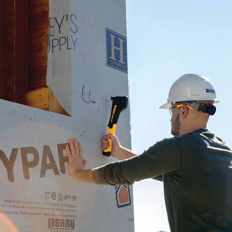 DeWalt DWHT75900-0 молотковый степлер для кровли и крепления изоляции корпус из углеродного волокна скобы 8-12мм антизаклинивание Черный (DWHT75900-0)