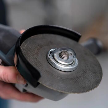 Bezvadu 18 V bezsuku digitālā leņķa slīpmašīna 125 mm bez akumulatora un lādētāja Angle Grinder 7065181 Batavia (7065181)