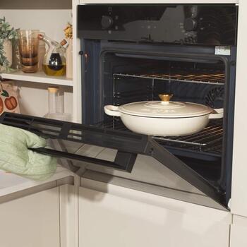 Salter кастрюля BW13772C, 2.8L, 30.6cm, чугун, кремовый, с крышкой, совместима со всеми плитами (BW13772C)