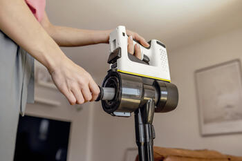 KARCHER VC 4 Cordless myHome Car, 1.198-632.0, 21.6V, 0.65l, 78dB, 30min, беспроводной, без мешка, для уборки авто (1.198-632.0)