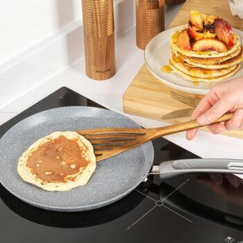 Salter Pankūku panna BW13656GEU7, 25cm, alumīnijs, mīksts rokturis, nepiedegošs pārklājums, saderīga ar visiem plīts tipiem (BW13656GEU7)
