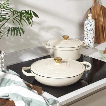 Salter кастрюля BW13772C, 2.8L, 30.6cm, чугун, кремовый, с крышкой, совместима со всеми плитами (BW13772C)