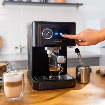 Cecotec Кофемашина Power Espresso 20 Pro Latte A01_EU01_100208, 1350 Вт, 20 бар, встроенный вспениватель молока (A01_EU01_100208)