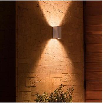 Philips Hue уличный настенный фонарь WCA Resonate 8718696174395, 8Вт, 1180лм, 2000-6500К, IP44, LED, Bluetooth/Zigbee (8718696174395)