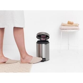 Brabantia NewIcon 112164 ведро с педалью, 3л, 16,8см, 26,4см, нержавеющая сталь, тихое закрытие, съемная корзина (112164)