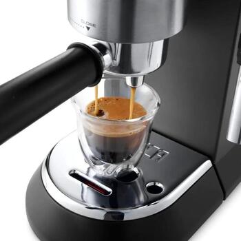 Delonghi Полуавтоматическая кофемашина EC685.BK, 15 бар, 1300 Вт, 1.1 л, паровой капучинатор, Thermoblock, сталь (EC685.BK)