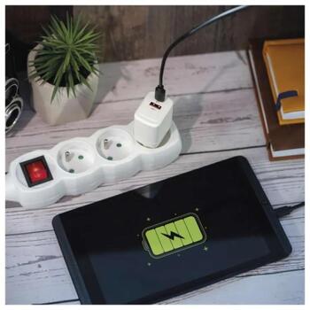 Emos Универсальное USB настенное зарядное устройство GaN V02G20, 20 Вт, 100-240 В, 2xUSB, быстрая зарядка, защита от перегрузки (V02G20)