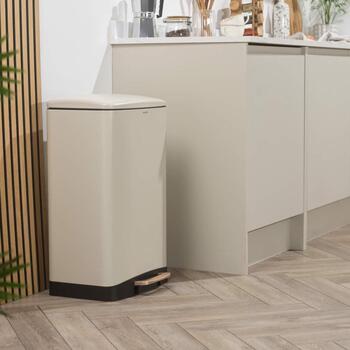 Salter Мусорное ведро с педалью BW14806, 50л, углеродная сталь, бежевый, 1 отсек, крышка, педаль (BW14806)