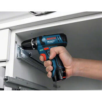 Аккумуляторная дрель-шуруповерт GSB 12В-15, 2х2.0Ач, GAL 12V-20 06019B690H BOSCH (06019B690H)