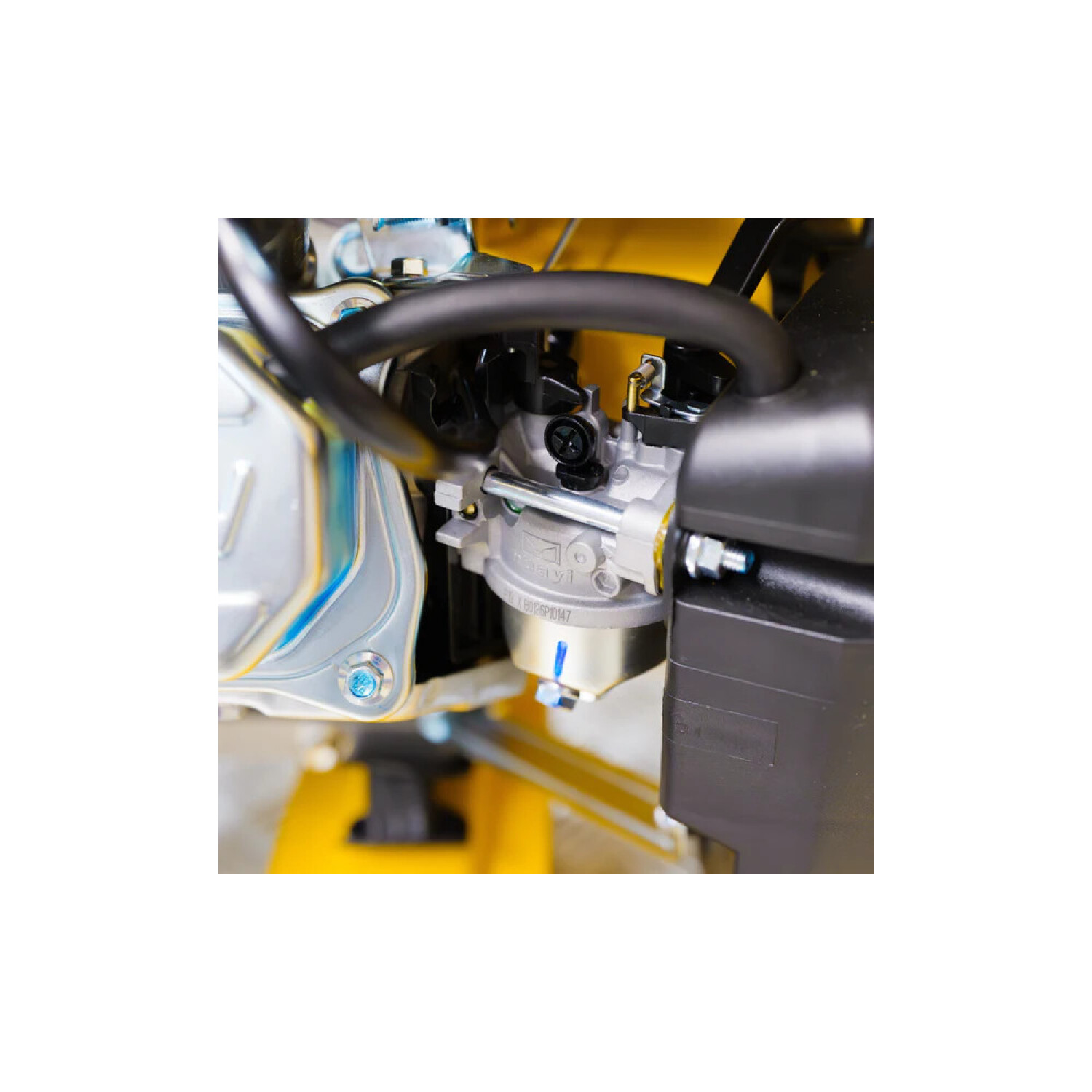 JCB benzīna ģenerators rezerves elektroapgādei 3.6kW 230V 1 fāze AVR rokas starts 15L riteņi JCB-GPL3610P (JCB-GPL3610P)