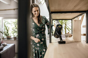 Karcher VC 6 Cordless ourFamily 1.198-670.0, 25.2V, 2.5Ah, 800ml, <78dB, 50min, беспроводной пылесос (1.198-670.0)