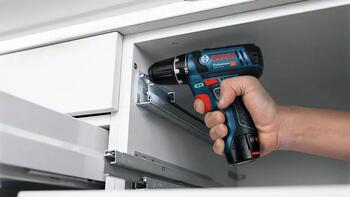Акум. Отвертка GSR 12V-15 2x2.0Ah 060186810F BOSCH (060186810F)