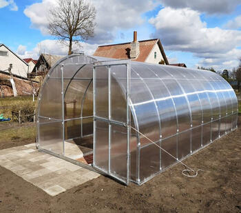 Siltumnīca KLASIKA TUBE 3x10m (30m2) ar pamatiem un 6mm polikarbonāta pārklājumu; 4779037492510 (159)