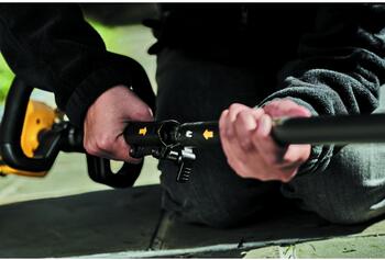Dewalt 54V XR FLEXVOLT® Разделенная головка DCMAS5713N-XJ, 54 В, 60 мин, 9 Ач, бесщеточный, 5400 об/мин, 38 см, 2 мм, 1 шт (DCMAS5713N-XJ)