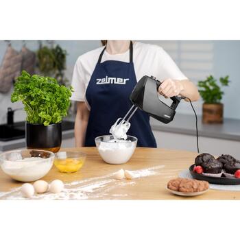 Zelmer Ручной миксер ZHM2551 70305673P, 750 Вт, 5 скоростей, TURBO функция, крючки для замеса, насадки для взбивания (70305673P)