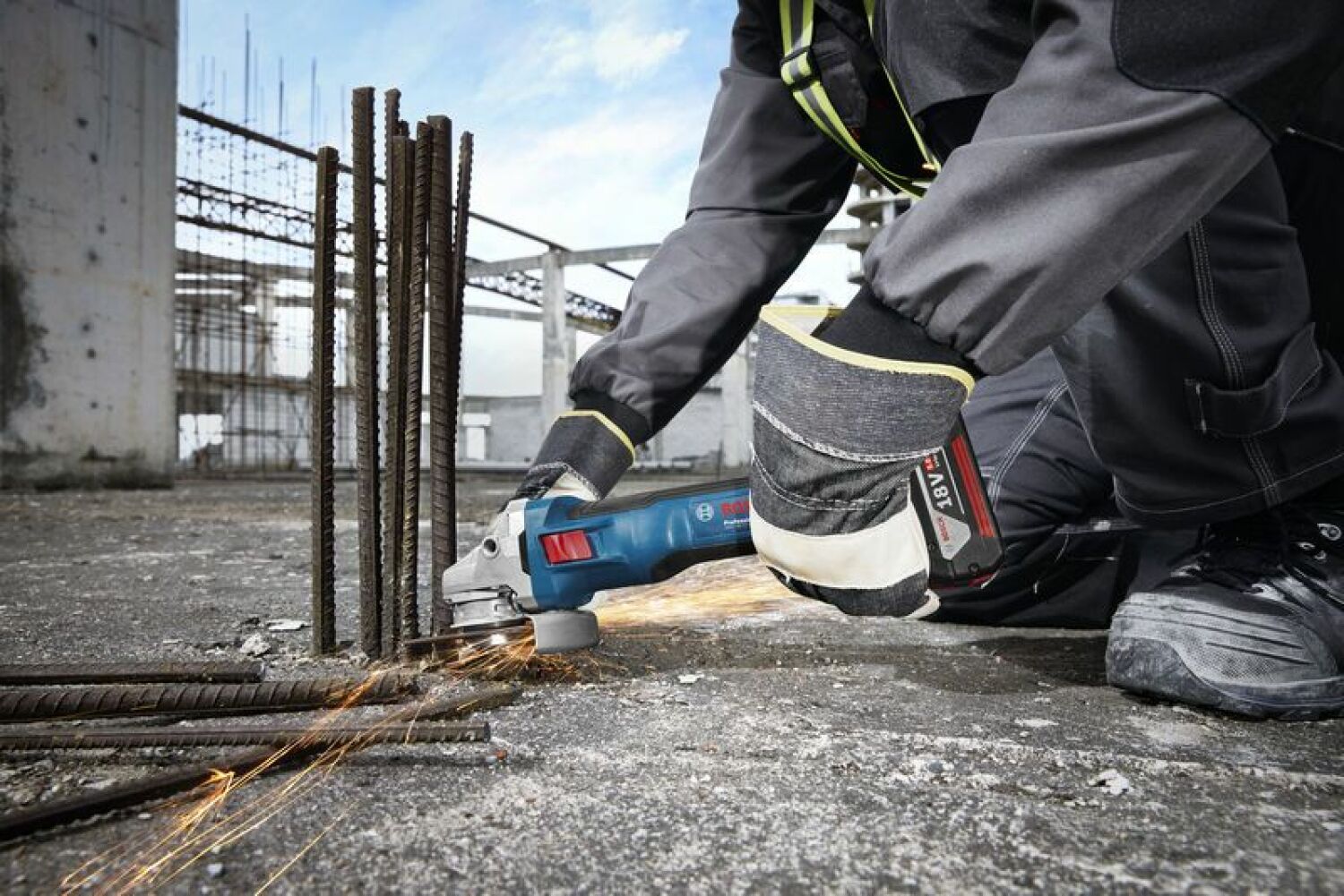 Akumulatora slīpmašīnas GWS 18V-11 PROFESSIONAL BOSCH 06019N4100 (06019N4100)