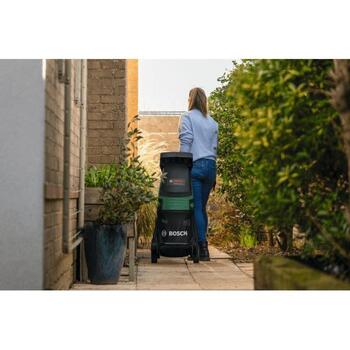 Bosch UniversalShredder 2x18V-25 06008E0000, zaru smalcinātājs, 2x18V, 2x4Ah, 25mm, 2400 apgr./min, 84dB, 600Nm, bezvadu (06008E0000)
