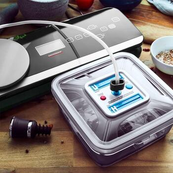 Gastroback вакуумный упаковщик 46014, 120W, 0.6bar, 5 пакетов, 1 рулон, крышка для бутылки (46014)