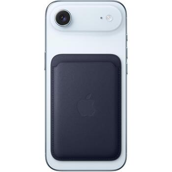 Apple iPhone FineWoven кошелек с MagSafe MK9L4ZM/A, черный, ткань FineWoven, магнитное крепление, Find My, 3 карты (MK9L4ZM/A)