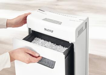 Dokumentu smalcinātājs  LEITZ IQ Protect Premium 8X P4 (250-08140)