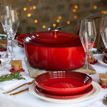Le Creuset Čuguna katls ovāls 31cm / 6,3L sarkans (02726316)