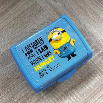 Pārtikas uzglabāšanas trauks deco-click-box mini 0,5L Carla  "Minions Hungry" 17x13x3,5cm gaiši zils (0610704703364)